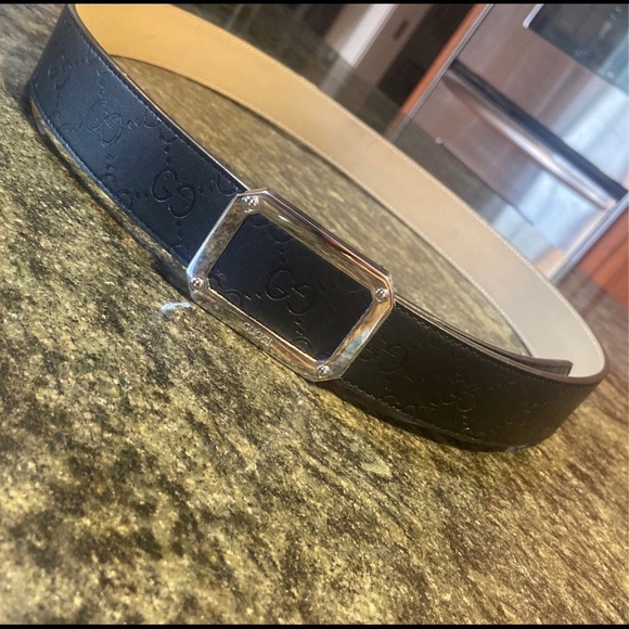 Gucci Signature Leather Belt 👀 - Picture 1 of 4